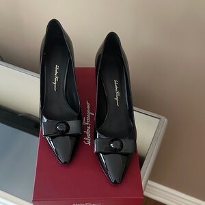 Salvatore Ferragamo Black Patent Leather Bow-Detail Pointed Toe Pumps